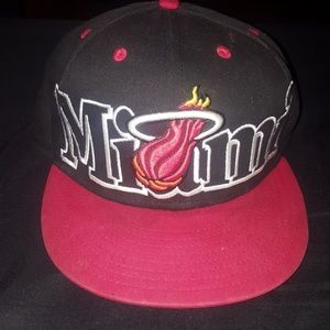 A new era fits miami snapback